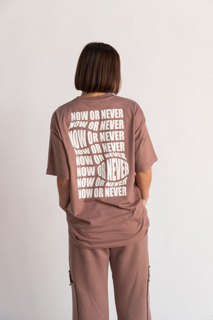 NOW OR NEVER OVERSIZED T SHIRT - Chocolate